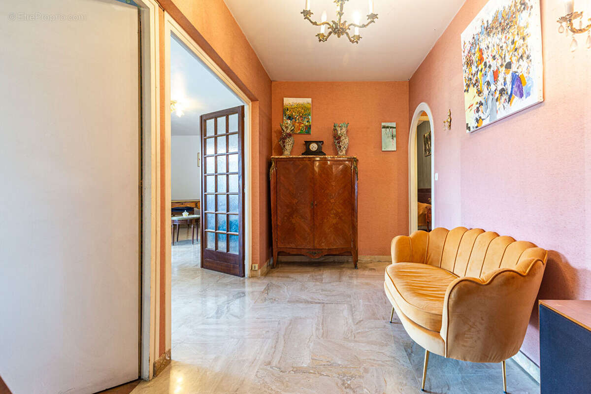 Agence immobiliere laforet - exclusivite - "lierre" - annecy / triangle d'or - appartement t3 de 83.85m² - terrasse - cave - pla - photo 5