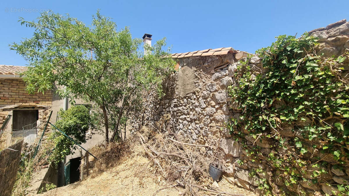 Maison de village à rénover avec grand terrain à Thézan-les-Corbières - photo 12