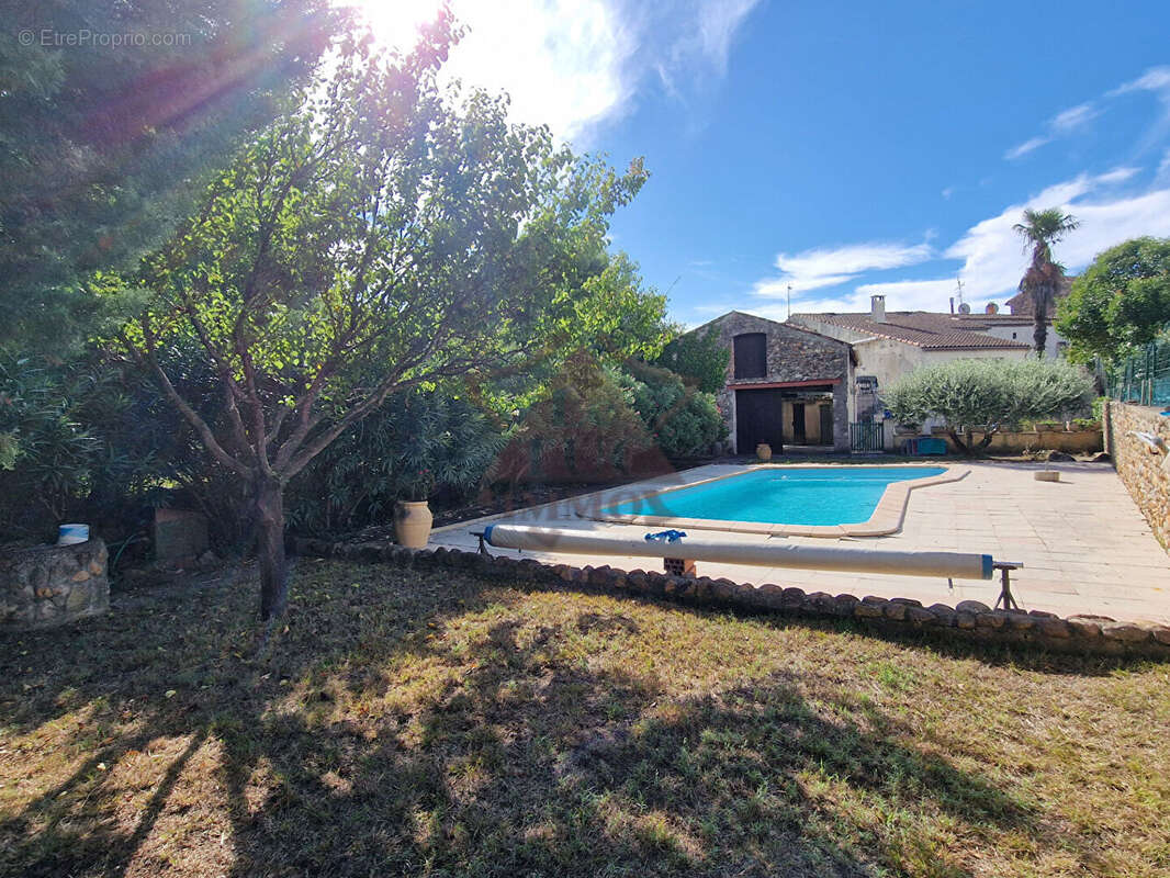Maison en pierres avec hangar et piscine - photo 2
