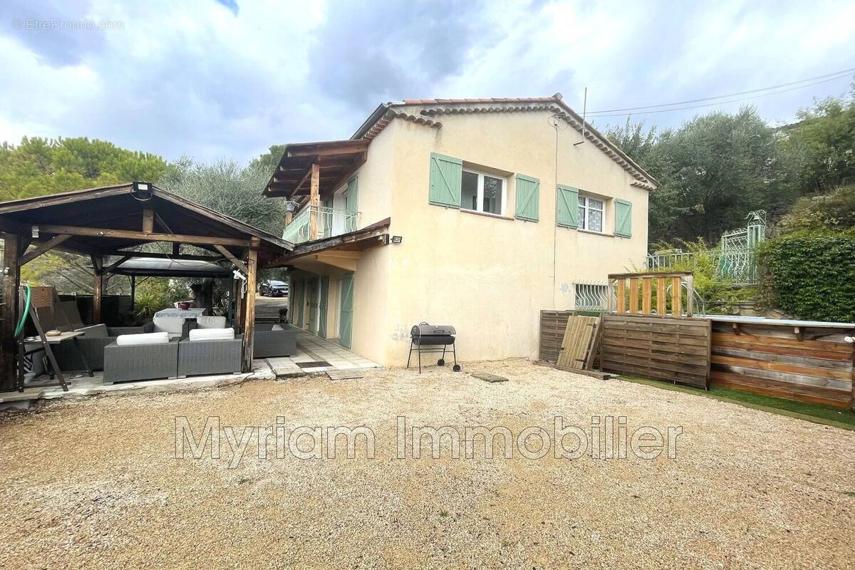 Maison à PEYMEINADE