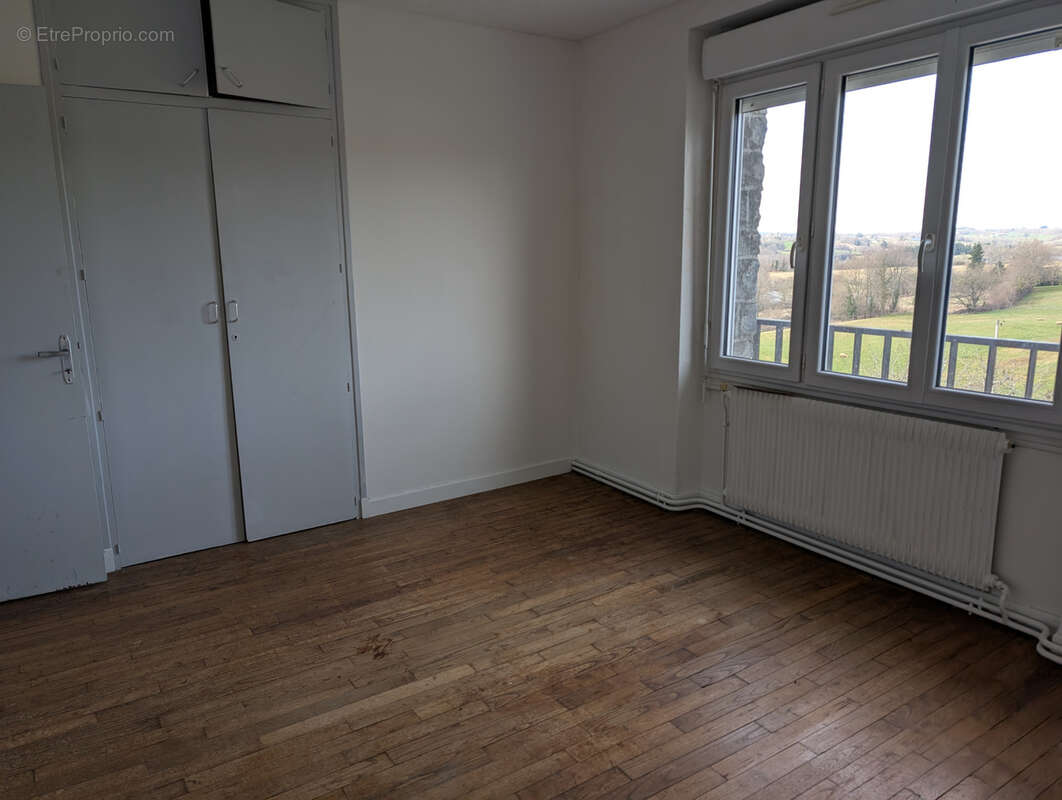 Appartement à LUBERSAC