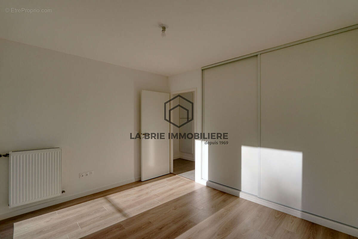 Appartement à RUBELLES