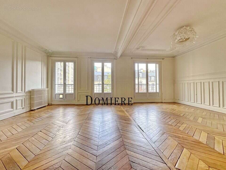 Appartement à PARIS-17E