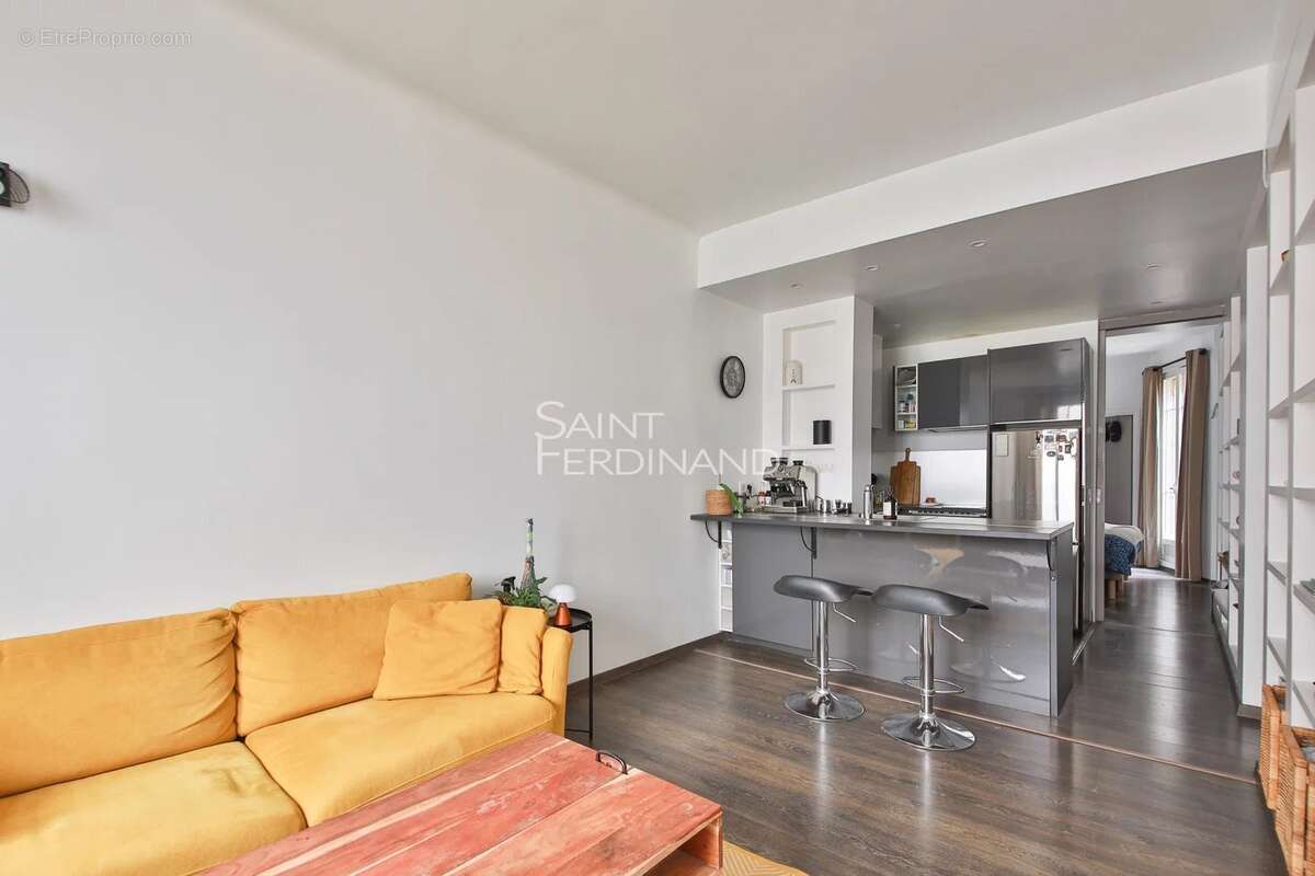 Appartement à PARIS-17E