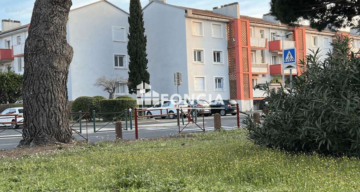 Lattes centre tres bel appartement 5 pieces en dernier etage et en plein centre du village - photo 2