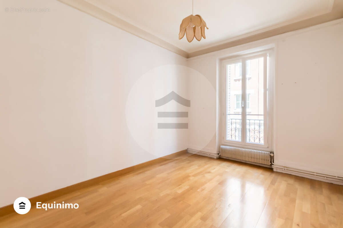 Appartement à PARIS-10E
