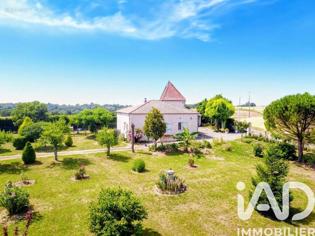 Photo 1 - Maison à LAROQUE-TIMBAUT