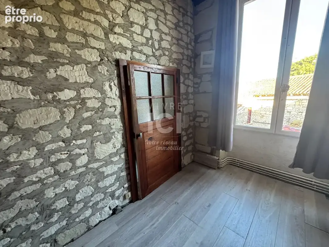 Entre Fontevraud et Loudun, maison en pierre avec dépendances - photo 16