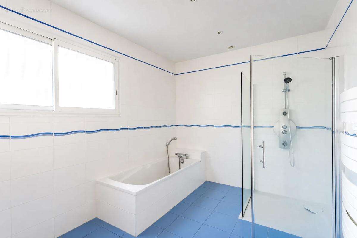 Maison de 9 pièces de 320 m² à 10min d'Albi - photo 16