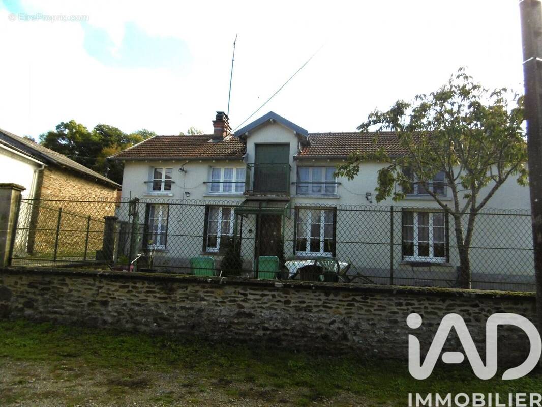 Photo 1 - Maison à BUSSIERE-POITEVINE