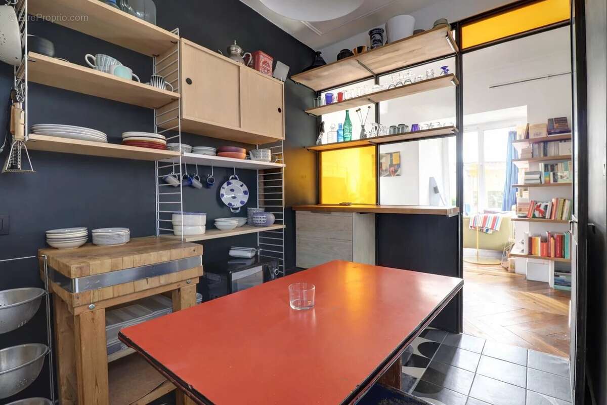 Appartement à PARIS-18E