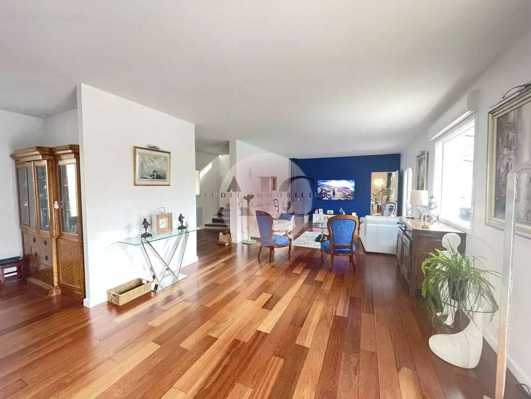 Maison à MONTAUROUX