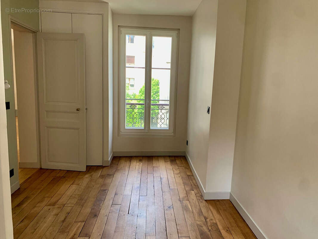 Appartement à PARIS-7E