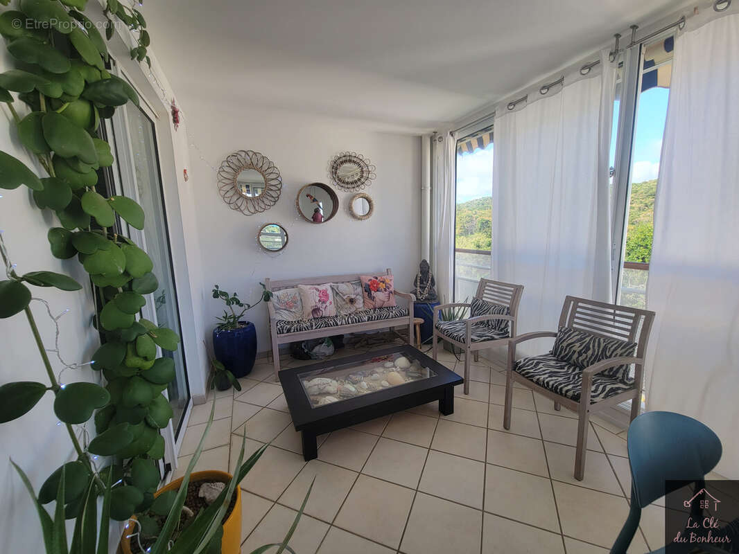 Appartement à SAINTE-LUCE