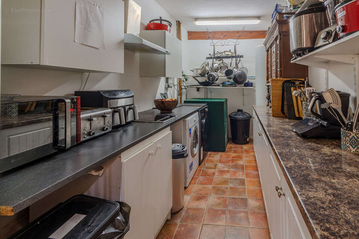 Manche : Maison en pierre de 3 chambres avec studio, écuries et terrain. - photo 7