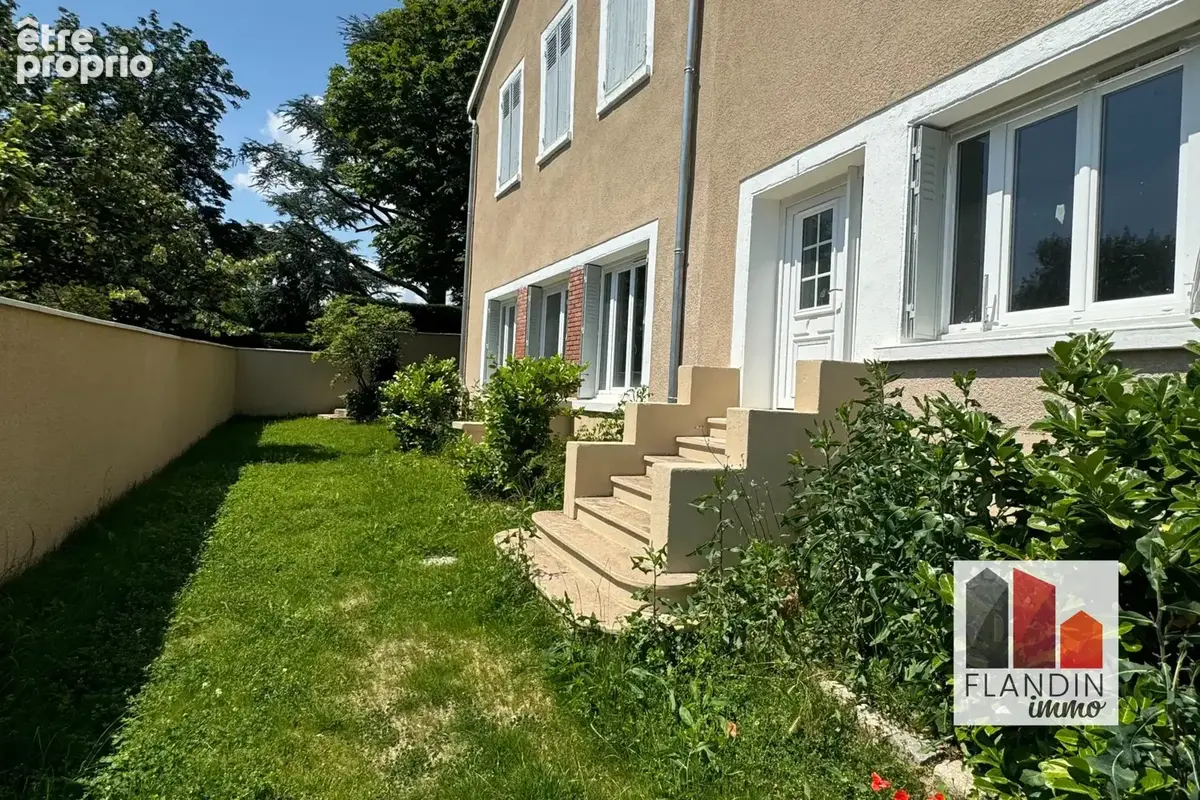 Appartement à SOUCIEU-EN-JARREST