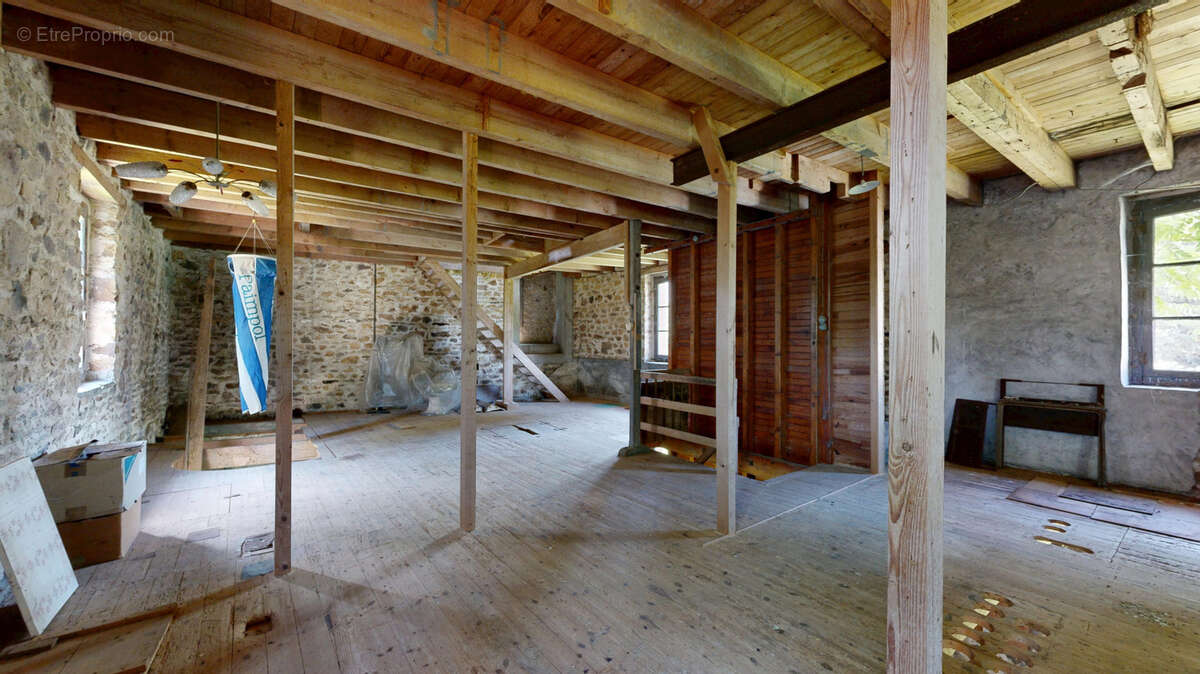 Propriété de caractère avec maison, moulin, dépendances et bief en eau - photo 22