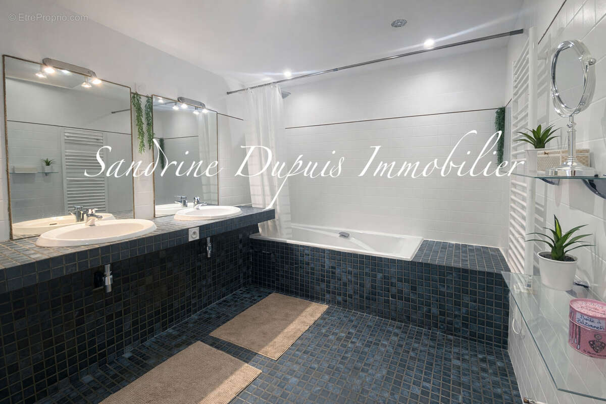 Appartement à SAINTES