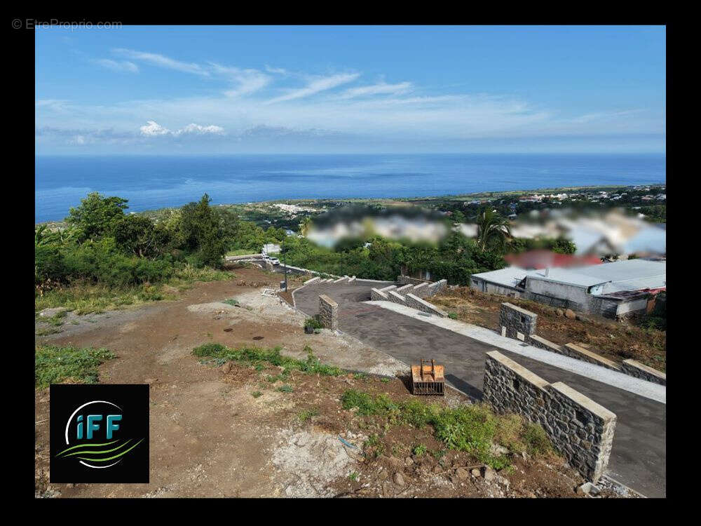 Terrain à LE PORT