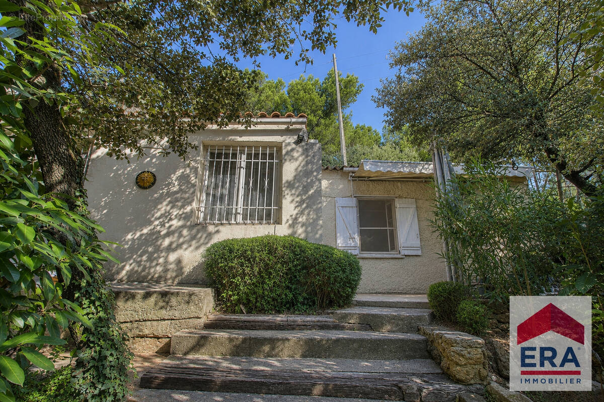 Maison à COURTHEZON