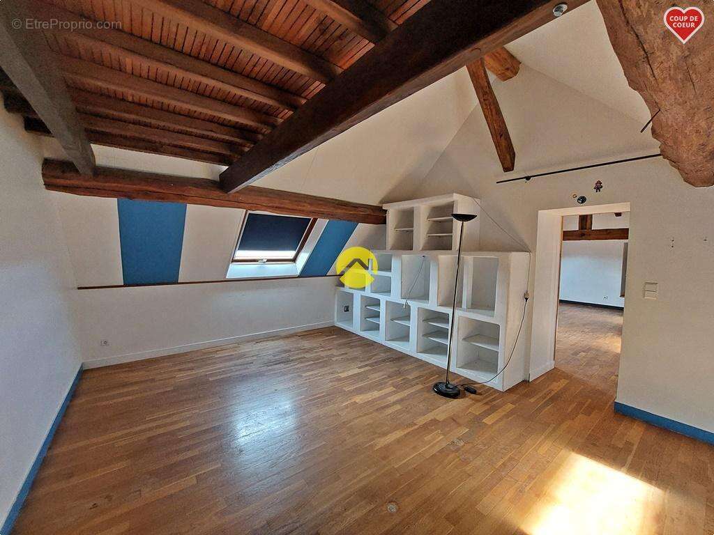 Maison à MOULINS-EN-TONNERROIS