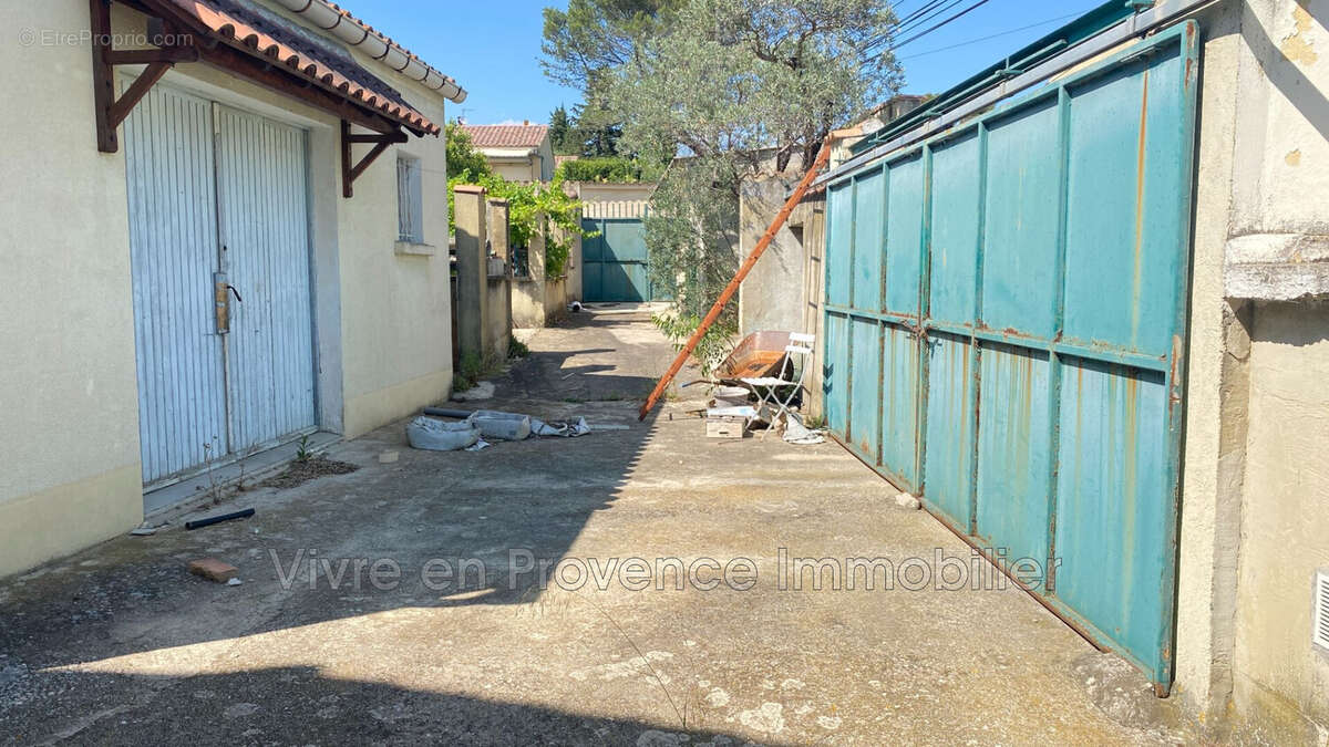 Maison à COURTHEZON