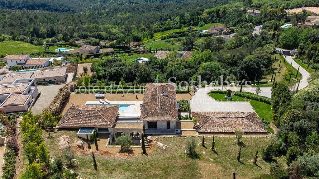 Maison à ROQUEFORT-LES-PINS