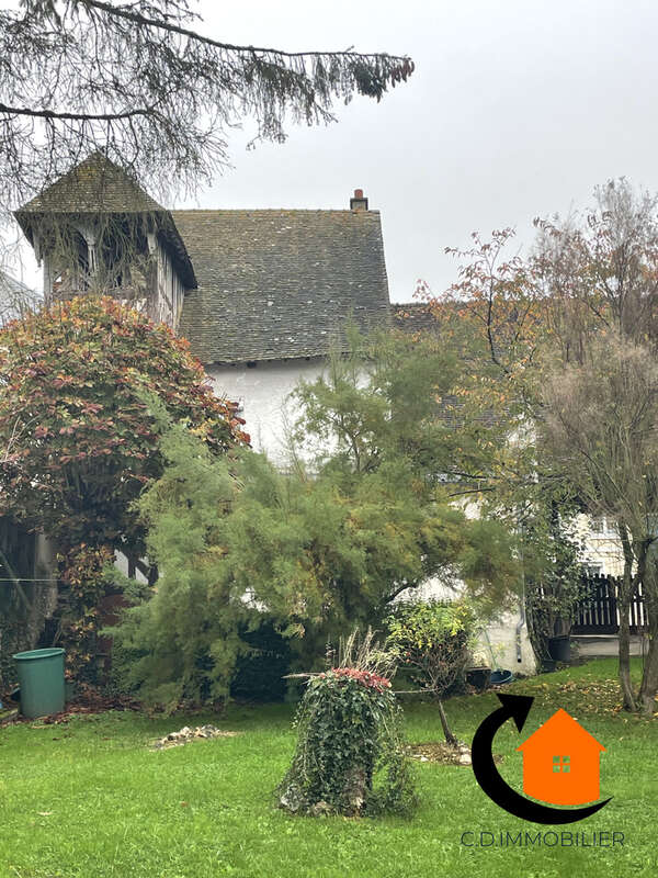 Maison à CHAMPROND-EN-GATINE