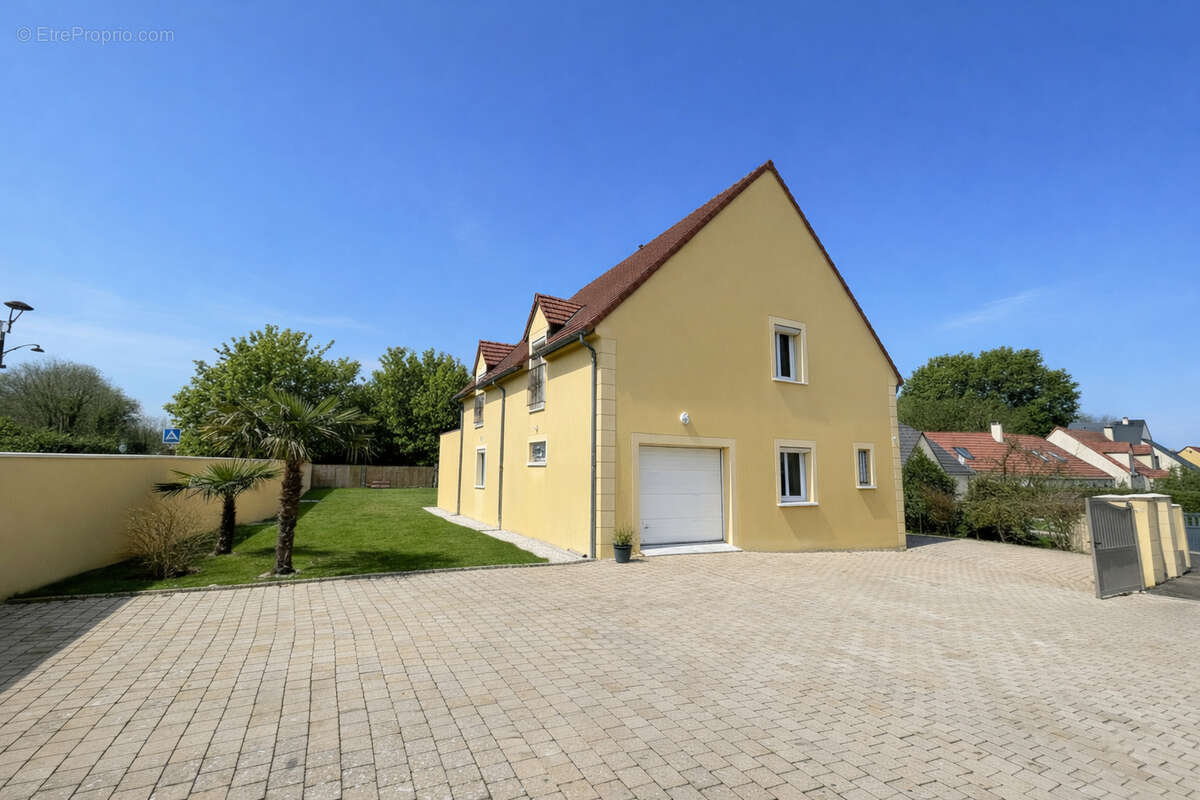 Maison à NOGENT-LE-PHAYE