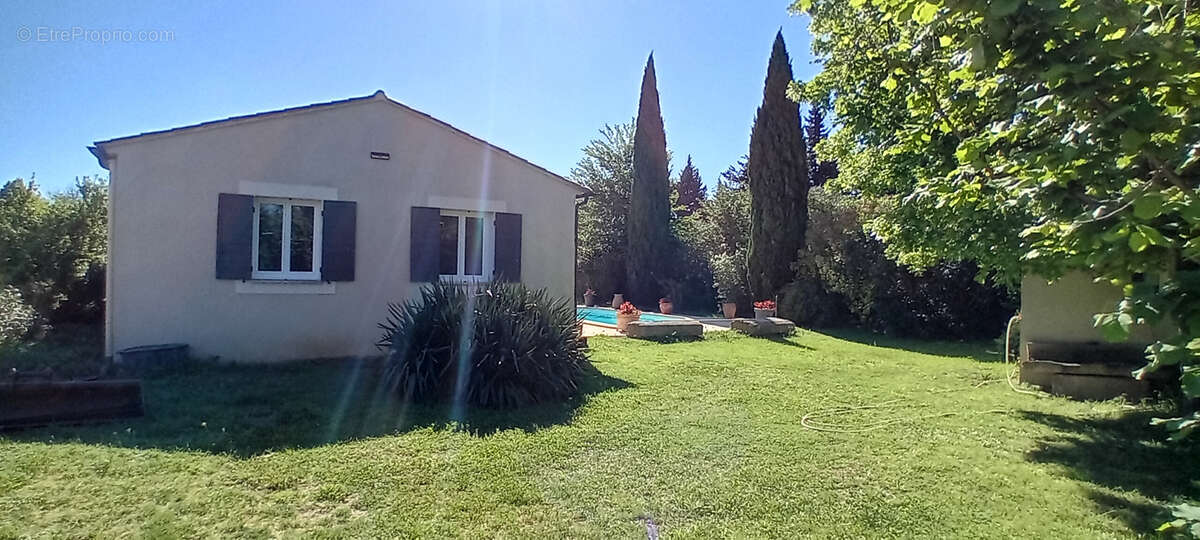 Maison à L'ISLE-SUR-LA-SORGUE