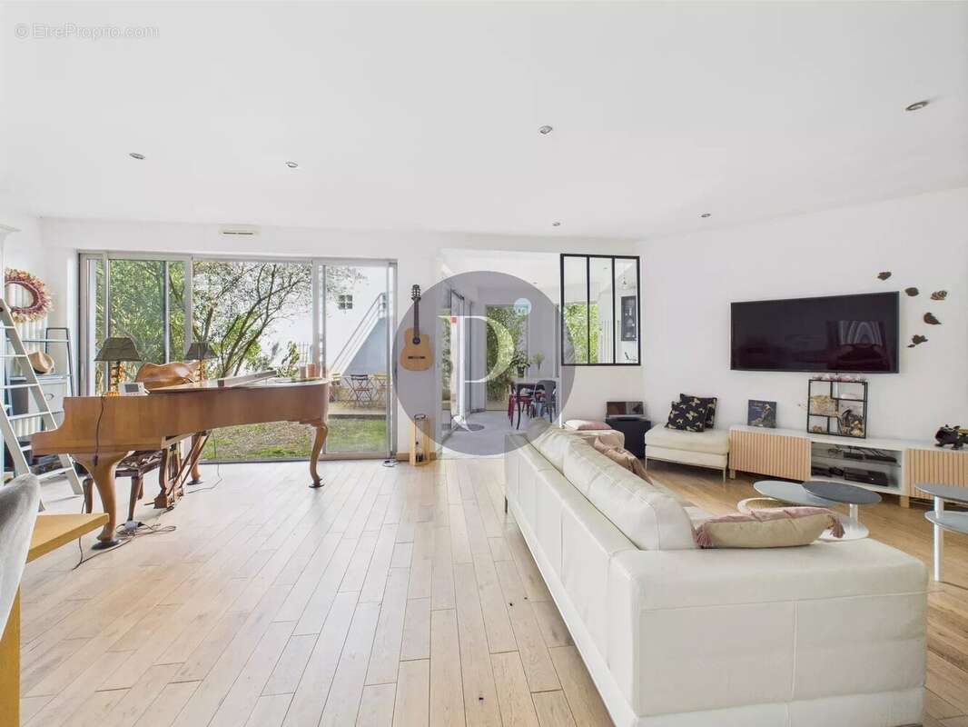 Maison à LE PLESSIS-ROBINSON