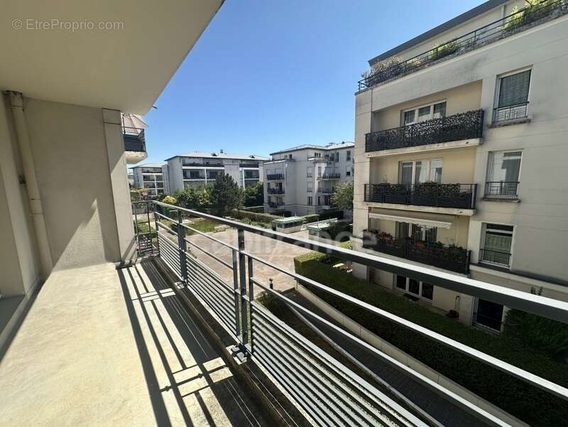 Appartement à SAINT-CYR-L'ECOLE