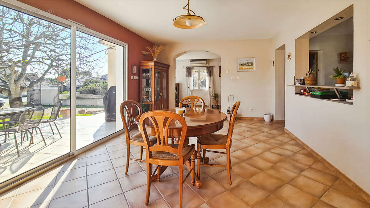 Maison à MORIERES-LES-AVIGNON