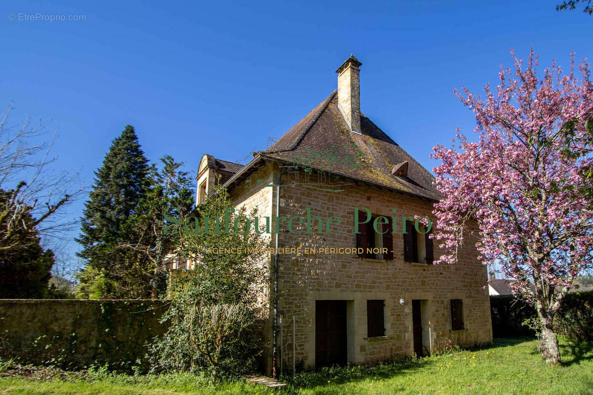 Maison à SAINT-JULIEN-DE-LAMPON