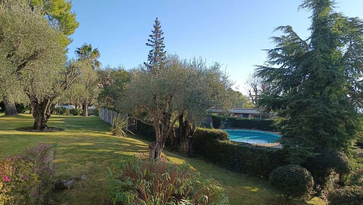 Appartement à LE CANNET