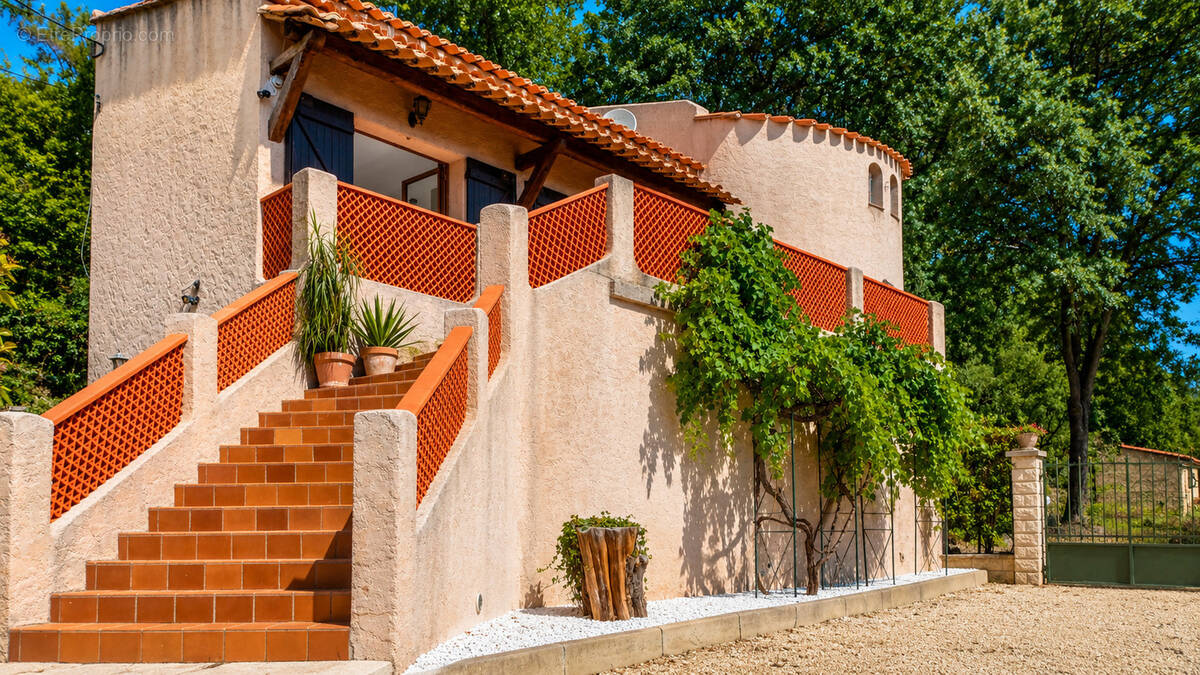 Maison à SOLLIES-TOUCAS