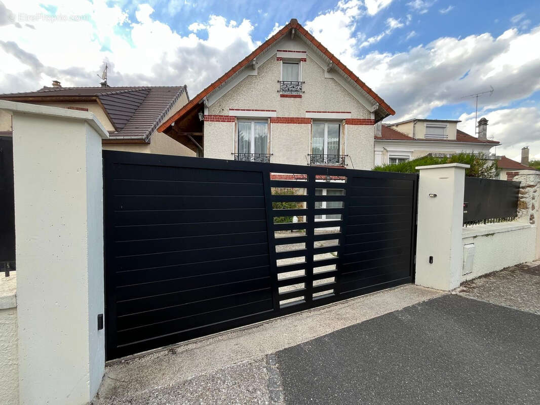 Maison à BROU-SUR-CHANTEREINE