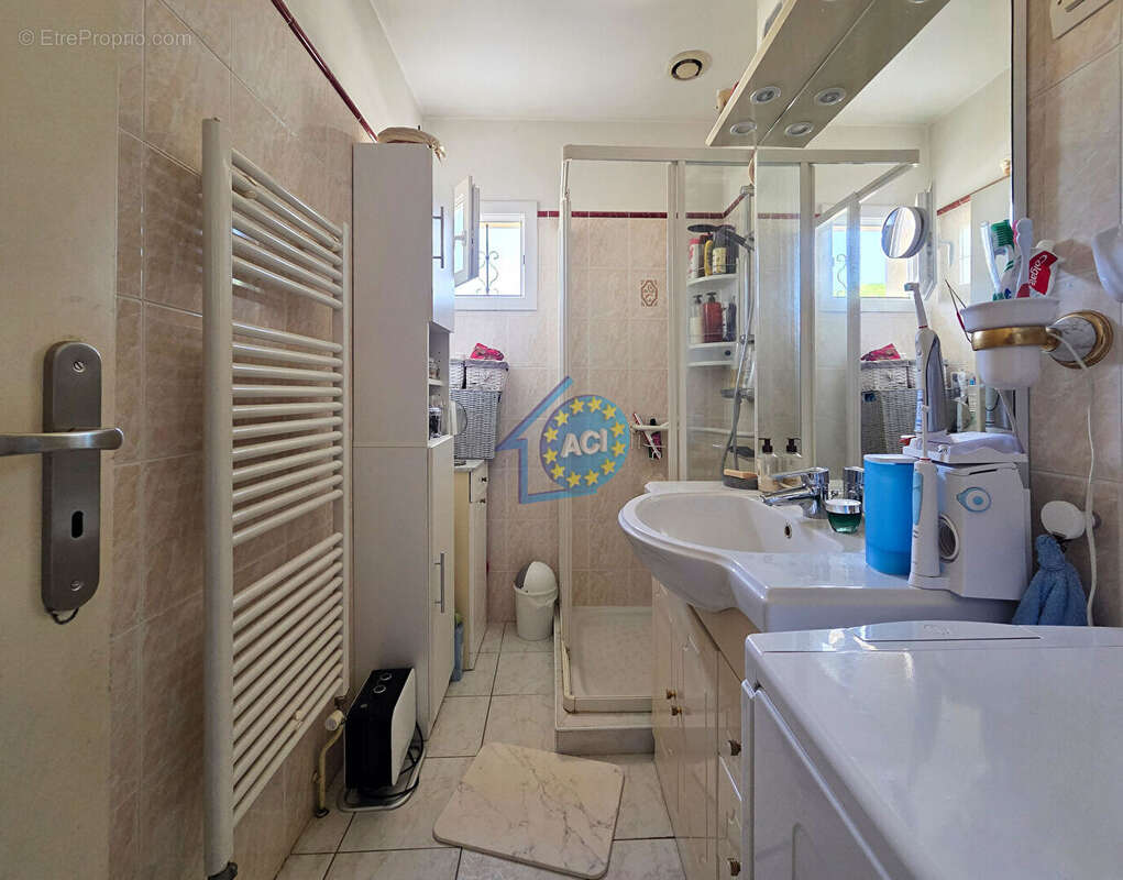 Maison à FOLLAINVILLE-DENNEMONT