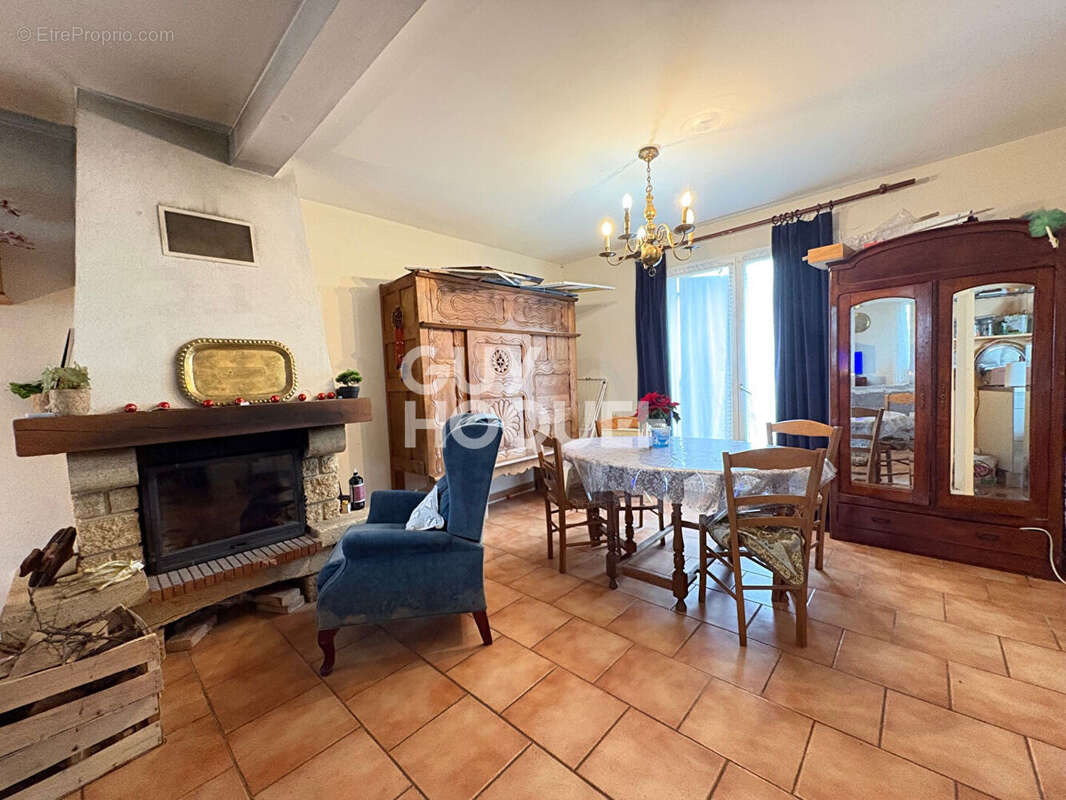 Maison à PISEUX