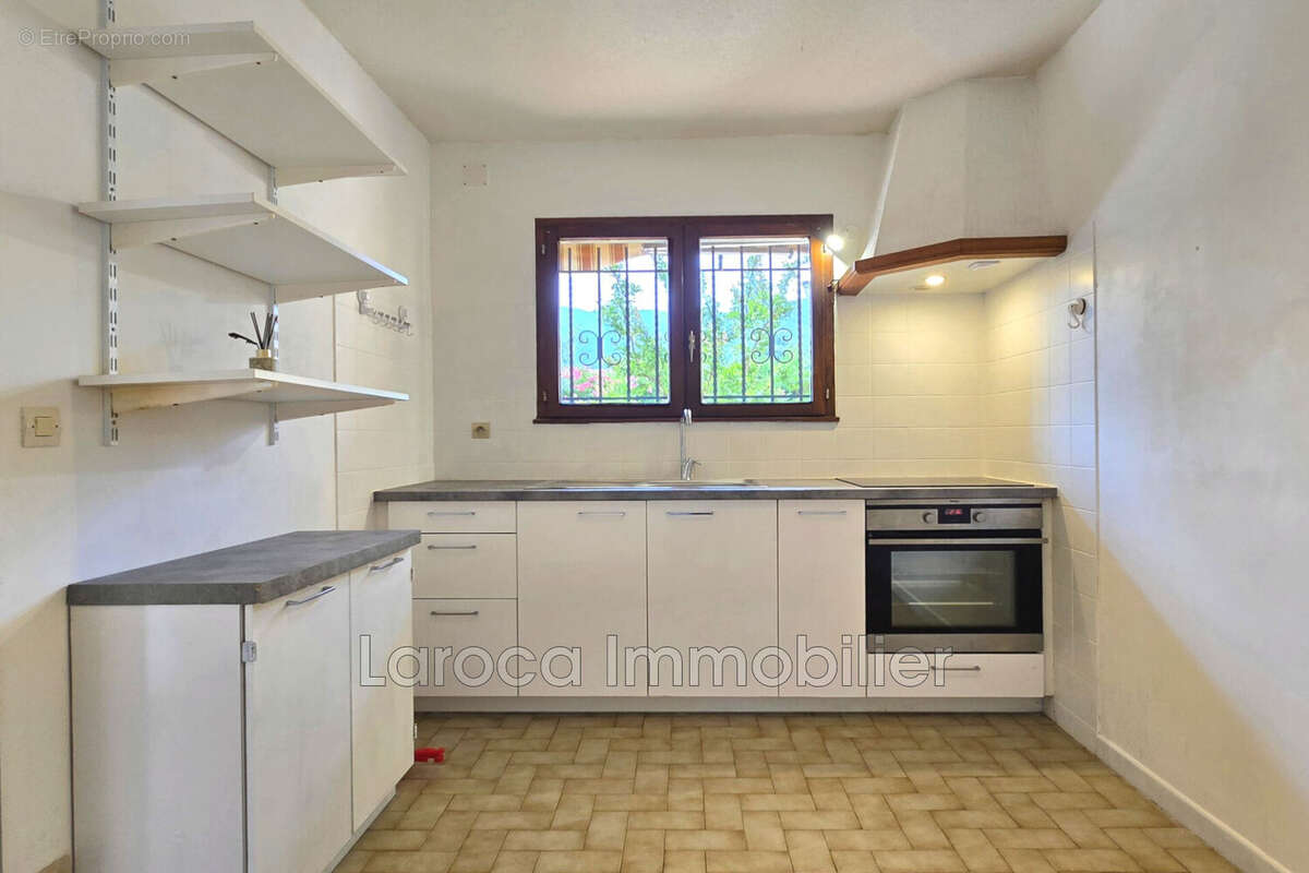 Maison à LAROQUE-DES-ALBERES
