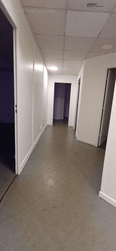 Commerce 303 m² à Le Kremlin-Bicetre  - photo 4