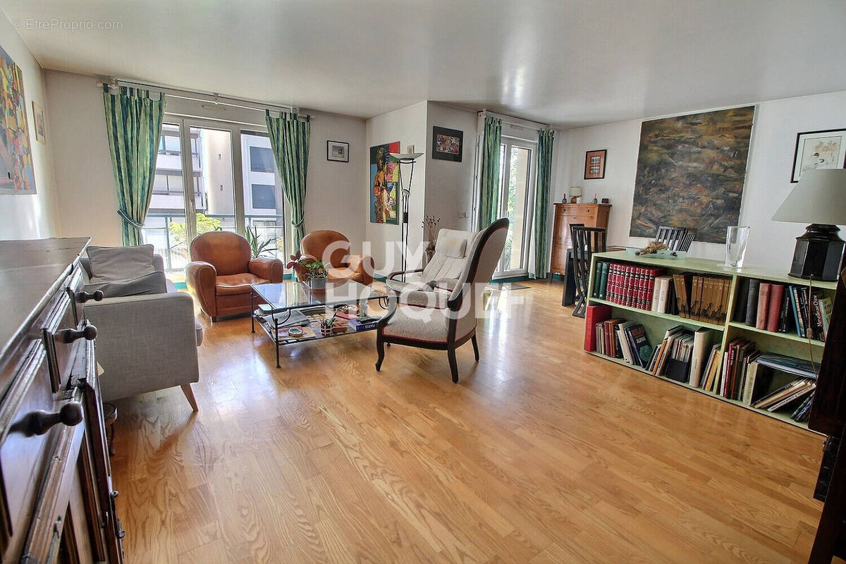 Appartement à CHAVILLE