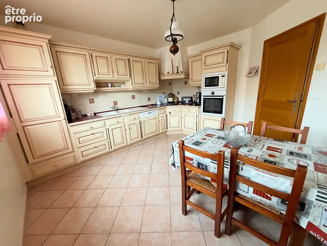 Appartement t5 - 112m² - 2 chambres - rez de jardin - garage - place de stationnement - cave - photo 5