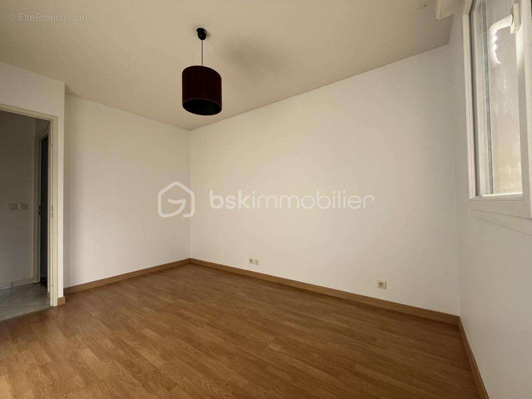T3 spacieux en rez-de-jardin – Résidence sécurisée – Garage avec atelier - photo 7