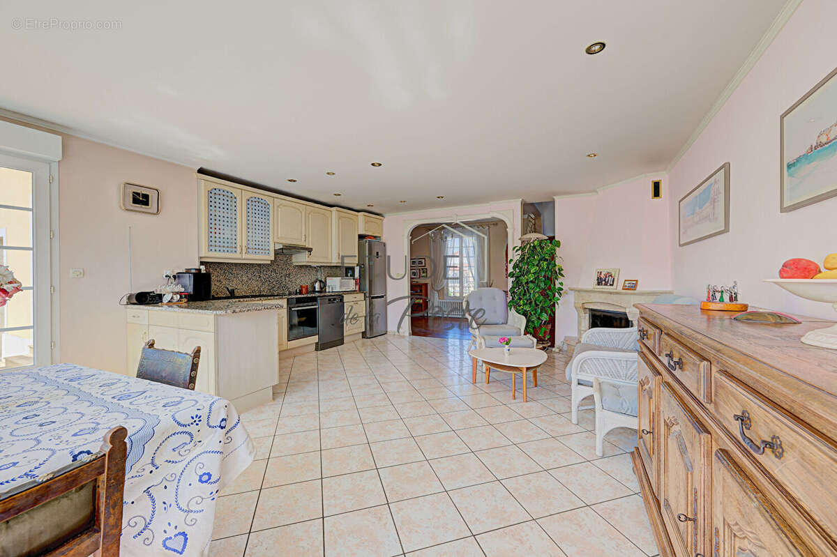 Maison Brunoy 9 pièce(s) 168 m2 - photo 7