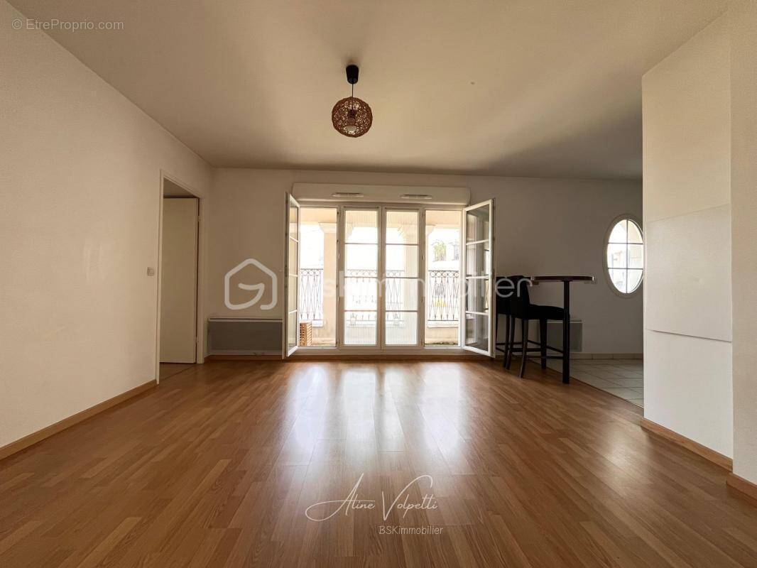 Appartement à MAGNY-LE-HONGRE