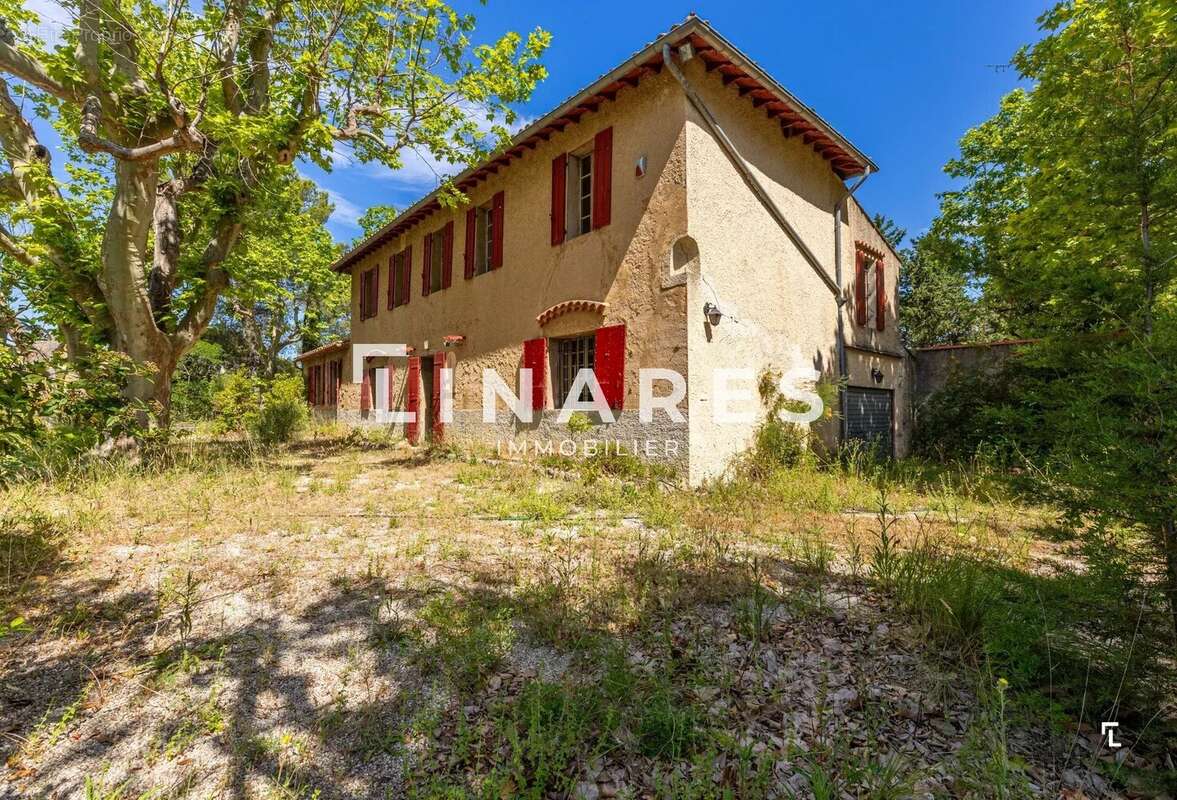 MAS DES PLATANES - Maison provençale à rénover de 263m2 - Terrain 2316m2 - Ventabren - photo 3