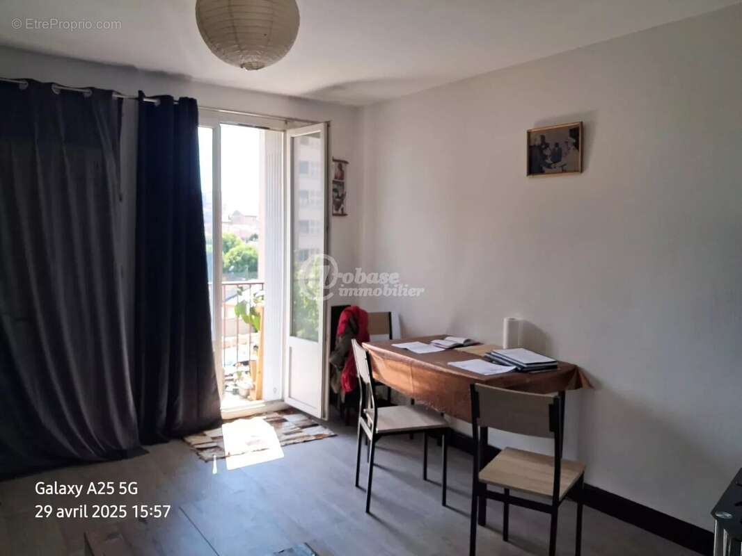 Appartement à MARSEILLE-4E