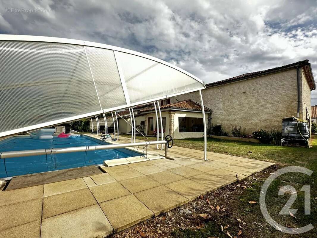 Maison à ROMAZIERES