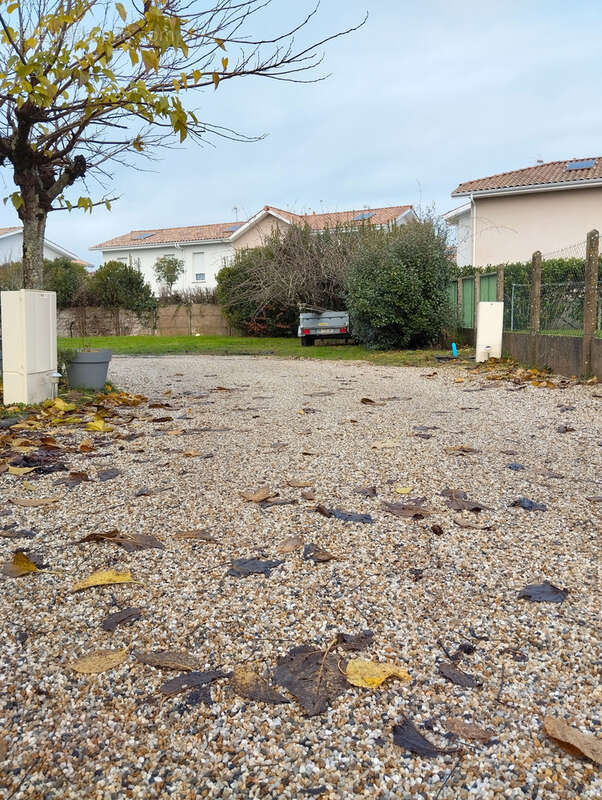 Terrain à bâtir de 446m2 - viabilisé - sur la commune dynamique de Créon - secteur résidentiel - photo 3